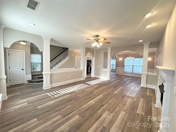 2nd image of 5120 Alysheba Dr