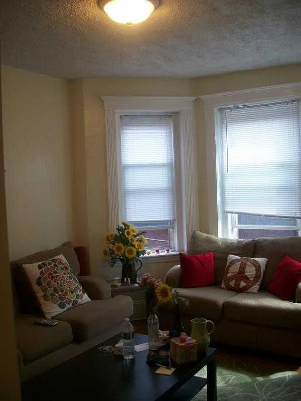 3 bed, $3,900 — Photo 2