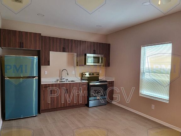 3rd image of 3009 W Kenwood St Unit 4