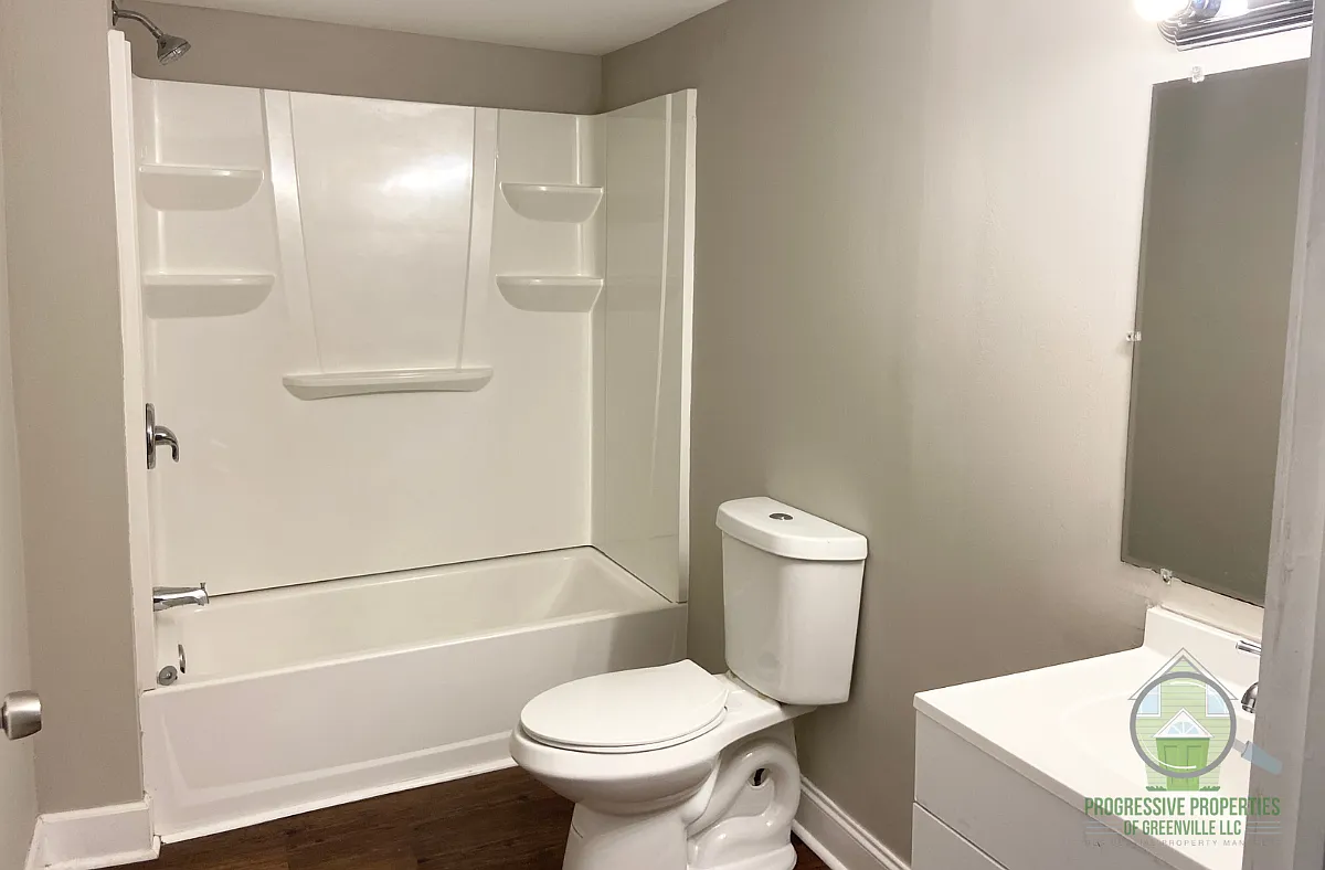 12 Woodward Street - 1 — Photo 3