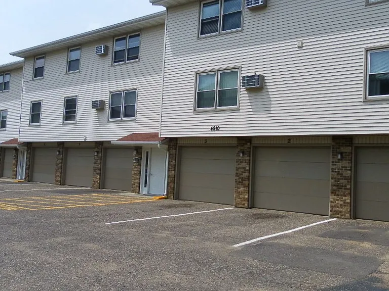 4910 Coventry Ct — Photo 13
