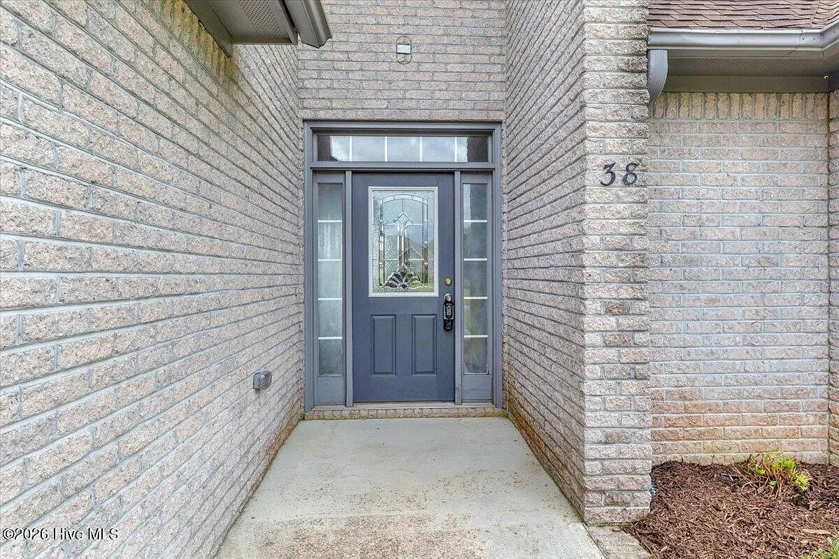 4 bed, 3.0 bath, 2116 sqft, $2,950 — Photo 4