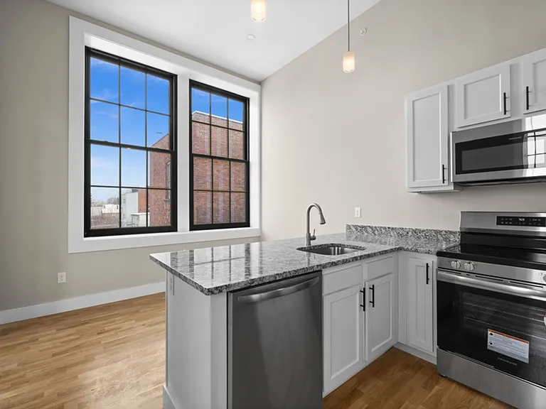 St. Agnes Apartments — Photo 14