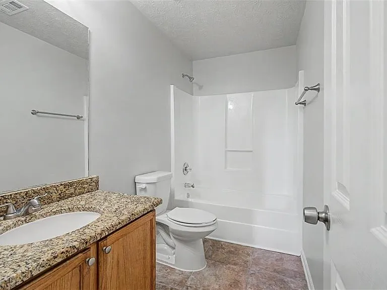 488 Barclay Ct — Photo 20