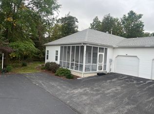 2756 Meadow Dr, Gettysburg, PA 17325