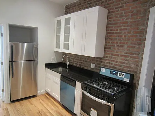 Rented by Skyline Group Real Estate | media 35