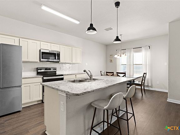 3rd image of 1258 Lakeway Crossing Dr