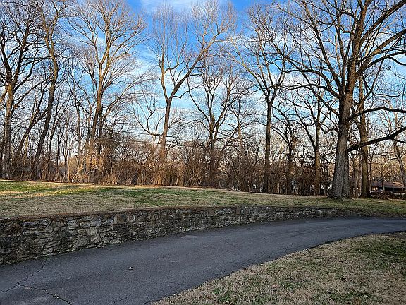 2nd image of 400 Hillwood Blvd
