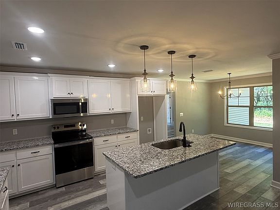 3rd image of 401 Coppinville Rd