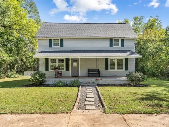 1 Dora St, Pelzer, SC 29669