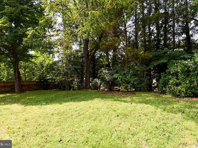 7513 Sebago Rd — Photo 48