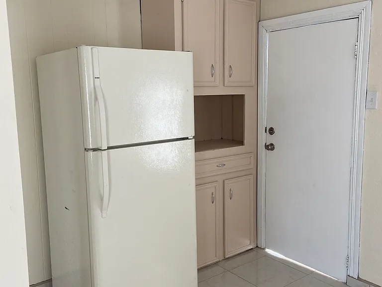 307 S Cox St #B — Photo 12