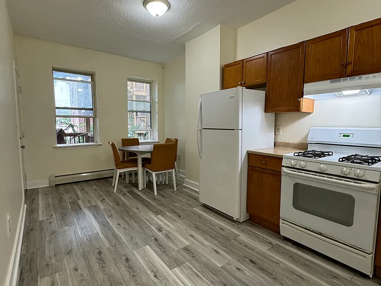 3 Woodbine St #1 — Photo 8