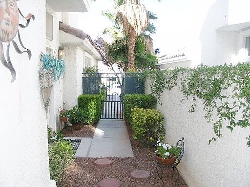 3rd image of 9237 Sunnyfield Dr