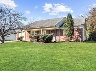 12 Twig Ln, Willingboro, NJ 08046