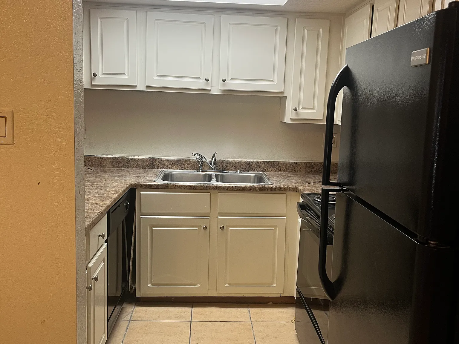 1 bed, 672 sqft, $900 — Photo 2