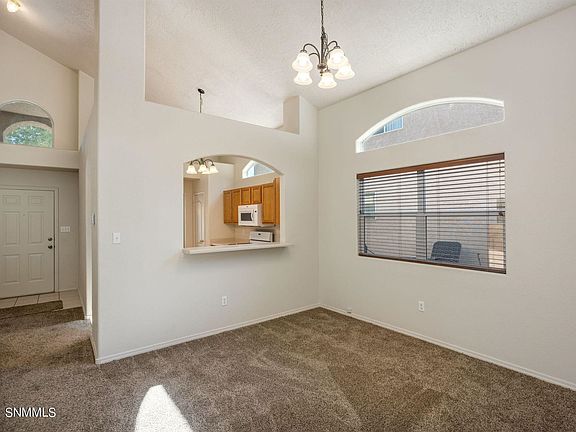 5th image of 2085 Briarwood Ln