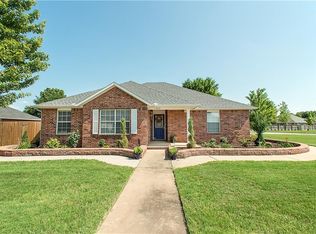 1900 SW Spruce Rd, Bentonville, AR 72713