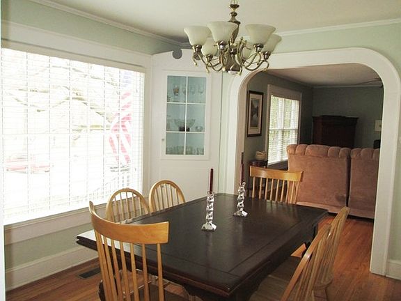 4th image of 413 Mimosa Dr