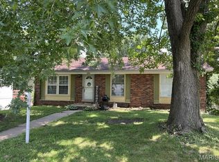 5905 Dogwood Ln, Godfrey, IL 62035