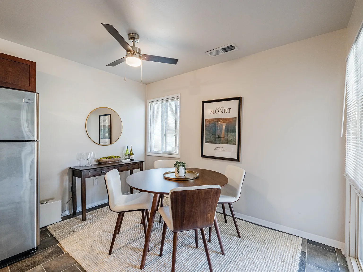 The Hanover Apartments — Photo 4