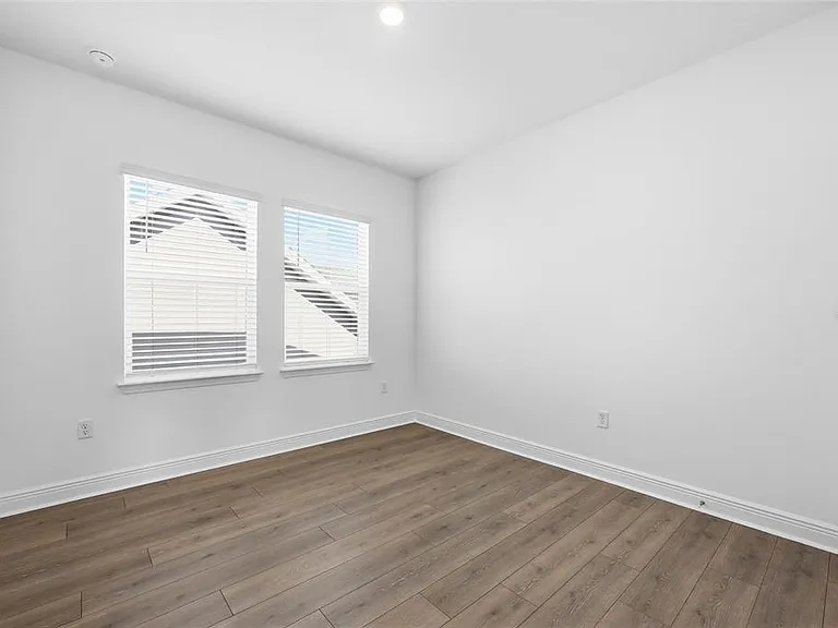 10085 Ballast Dr — Photo 33