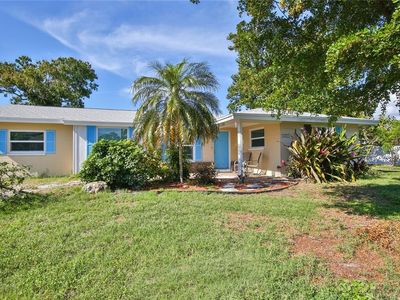 1851 Meadowood St, Sarasota, FL, 34231