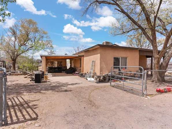 347 La Entrada Rd, Los Lunas, NM 87031