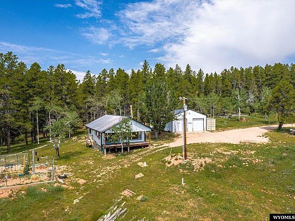 3rd image of 676 Columbine Dr