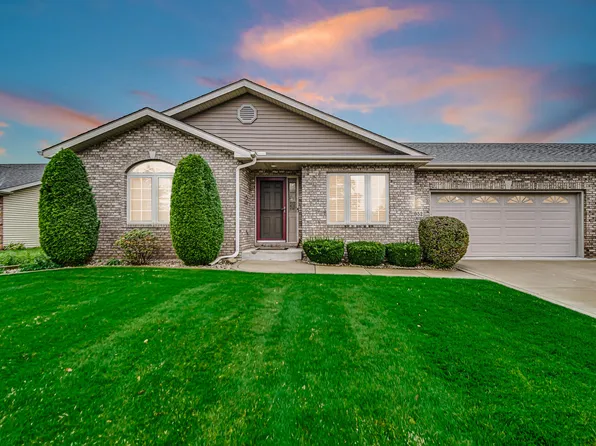 9952 Hart St, Saint John, IN 46373