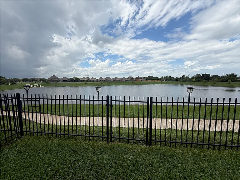 1234 Willow Plains Ln — Photo 10