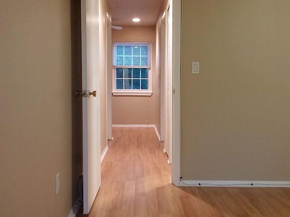 4th image of 9971 Magnolia Dr Unit 8