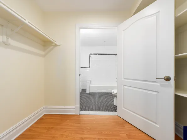 19-19 24th Avenue image 16 of 21