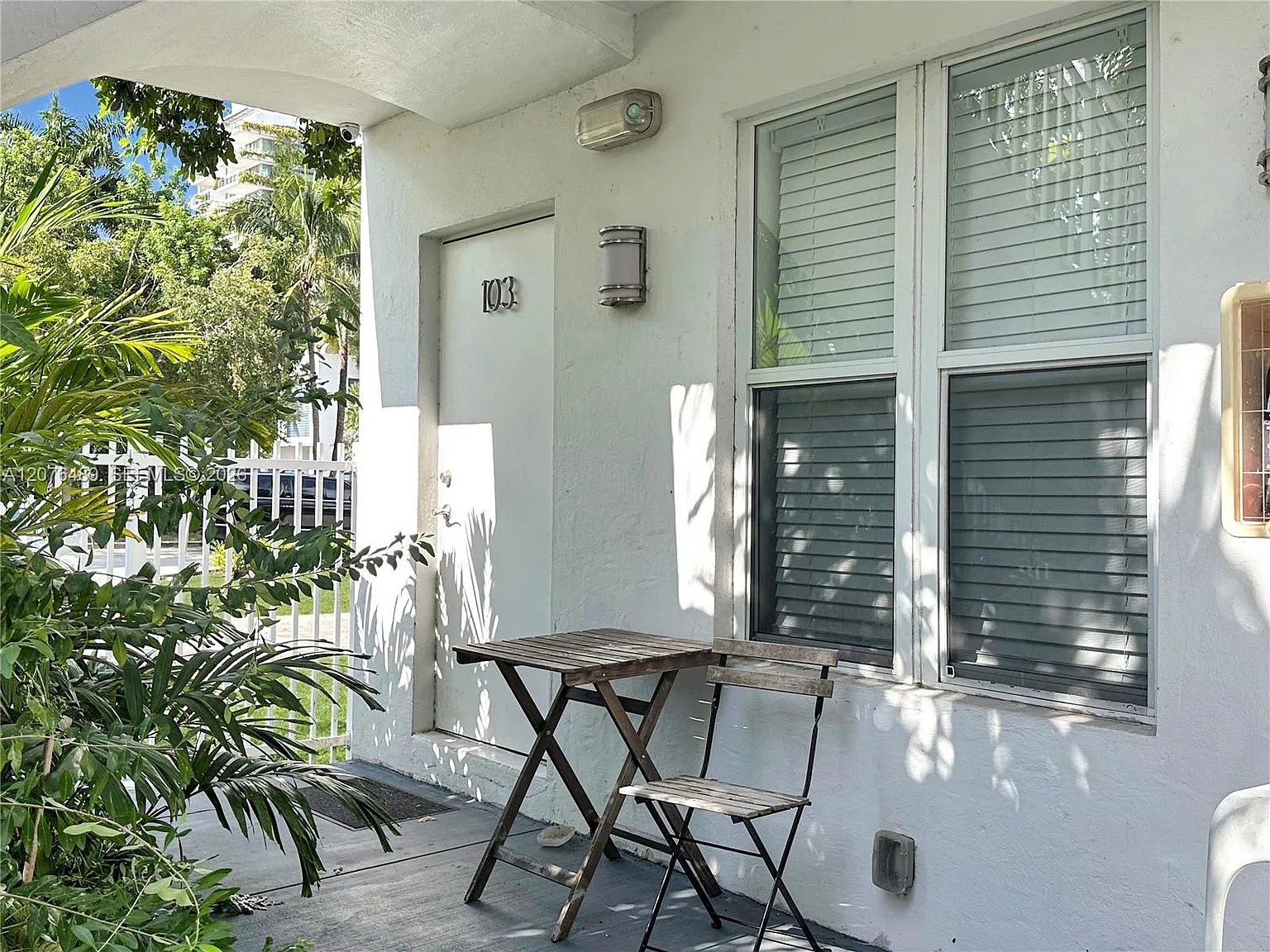 1419 West Condo — Photo 2
