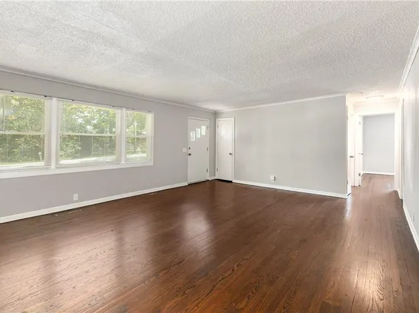 8522 Euclid Ave, Kansas City, MO 64132