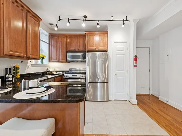 1438 Columbia Rd NW #305 — Photo 7
