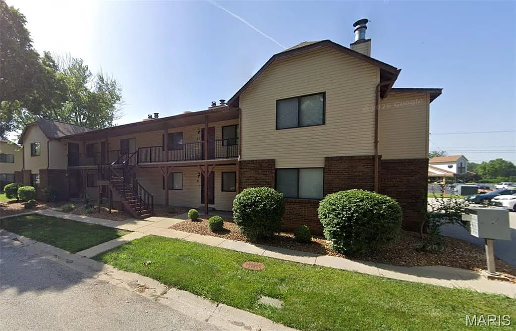 2 bed, 1.0 bath, 832 sqft, $950 — Photo 1