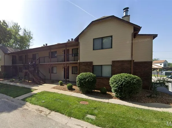 63 Peachtree Ln, Fairview Heights, IL 62208