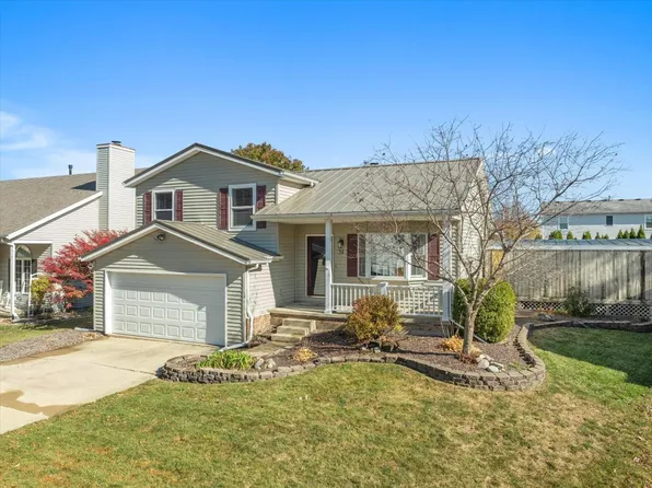 31 Holder Way, Bloomington, IL 61704