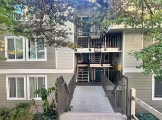 3218 80th Ave SE APT 5, Mercer Island, WA 98040