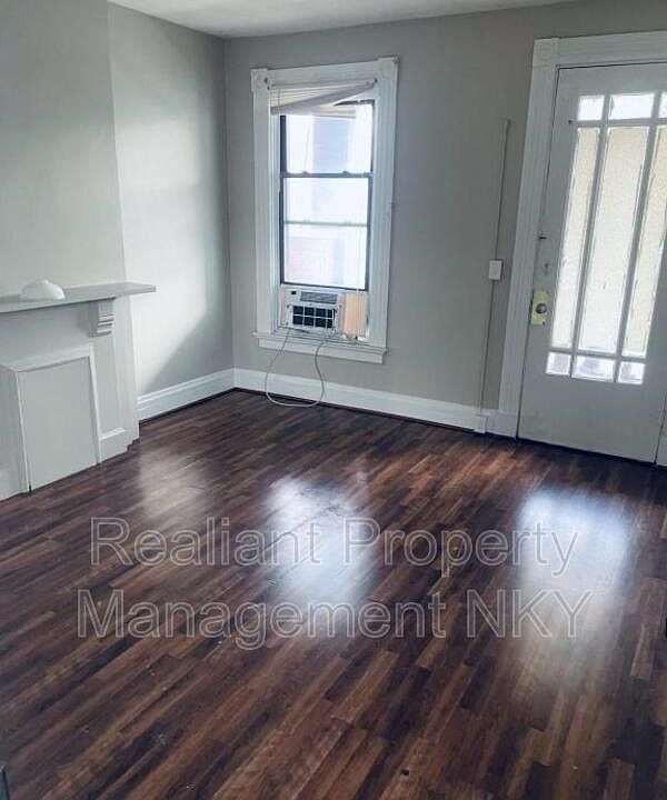 2nd image of 1529 Greenup St #2