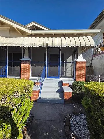 3 bed, 2.0 bath, 900 sqft, $1,600 — Photo 2