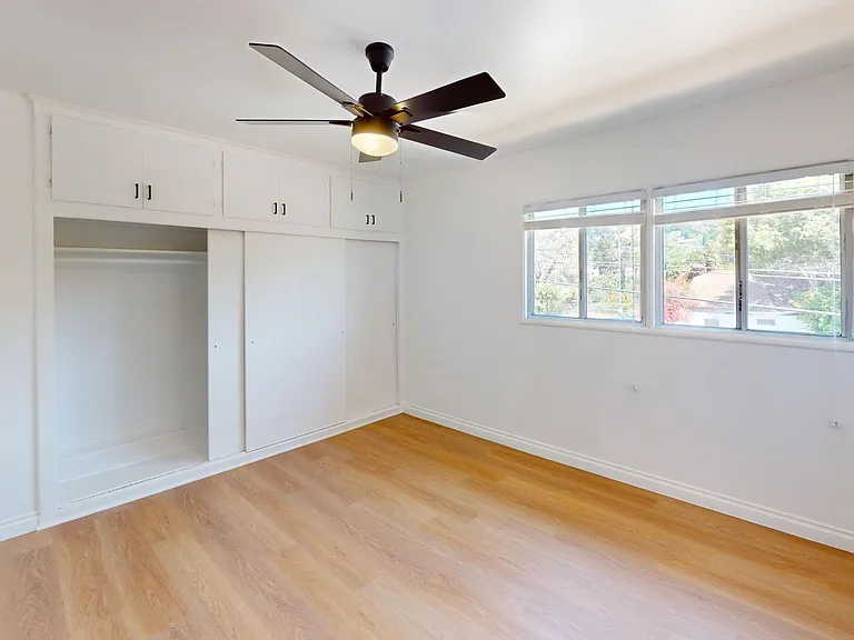 The Claire Manor Apts — Photo 34