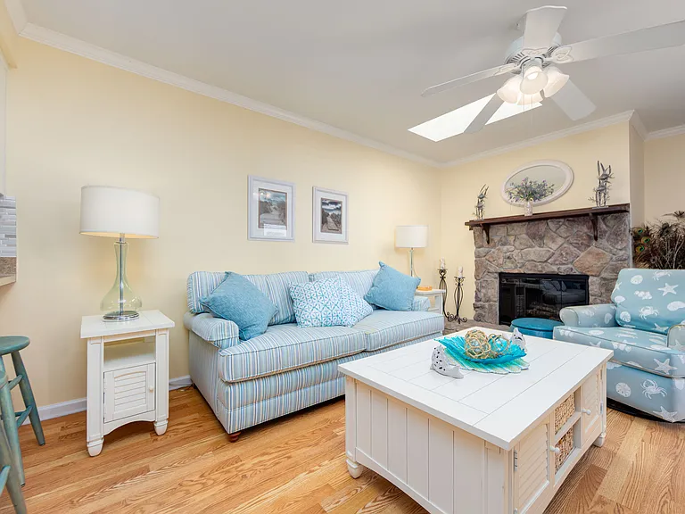 Seahorse Ct — Photo 13