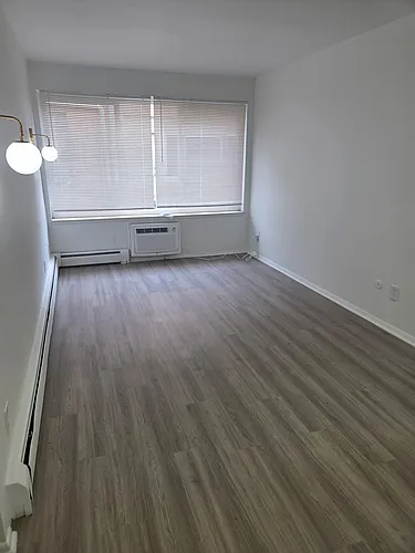 420 Hill St Photo 1