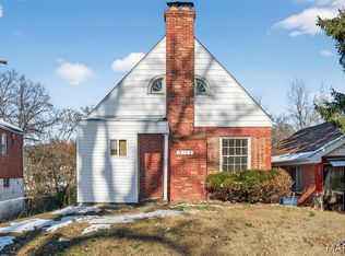 6713 Kenwood Dr, Saint Louis, MO 63121