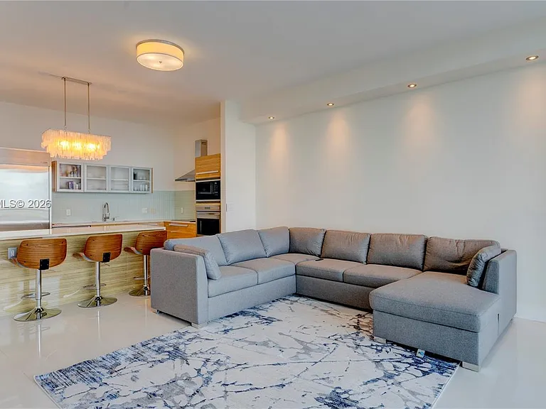 2020 N Bayshore Dr #1905 — Photo 17