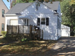 921 Dickinson St SE, Grand Rapids, MI