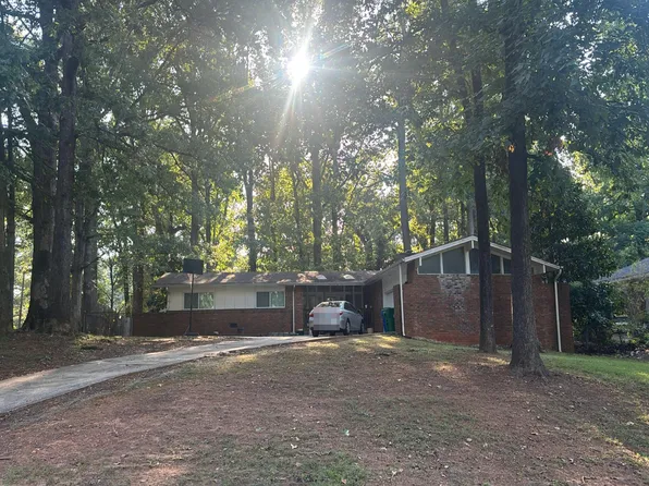 2972 Weslock Cir, Decatur, GA 30034