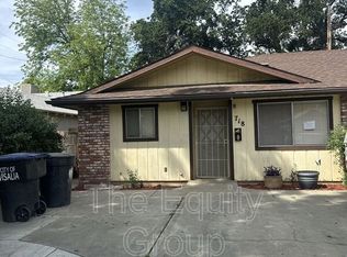 718 W Race St, Visalia, CA 93291